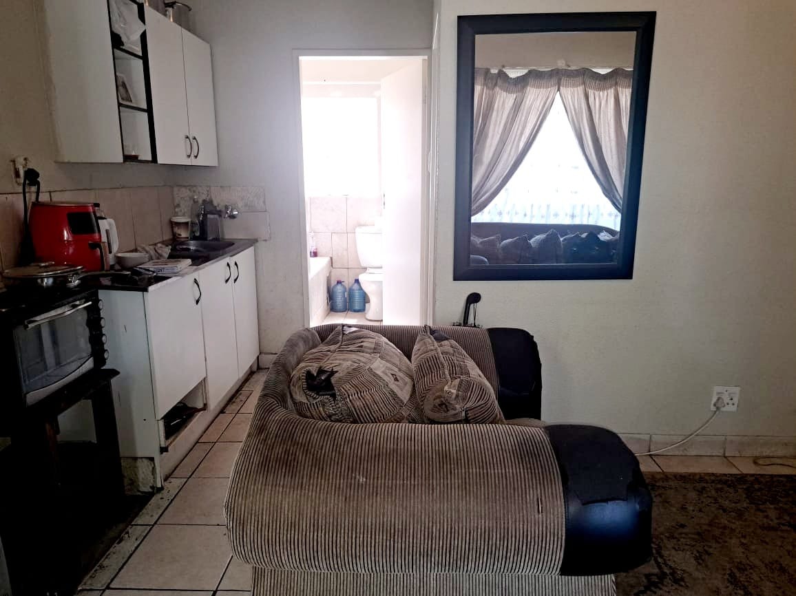 1 Bedroom Property for Sale in Rustenburg Central North West